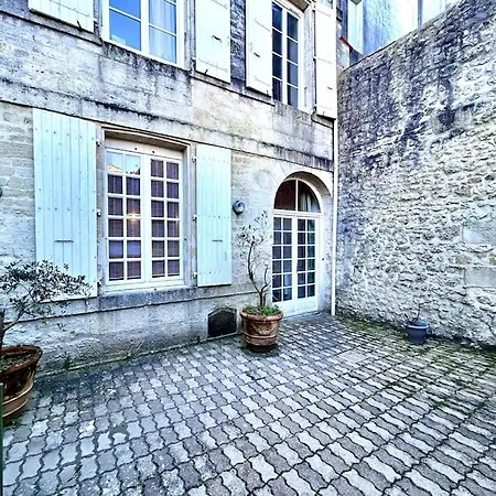 Le Puyravault - Situe En Plein Centre-ville & Proche Des Thermes *